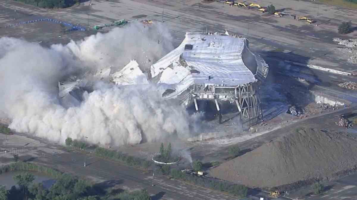 Palace of Auburn Hills was imploded on Saturday