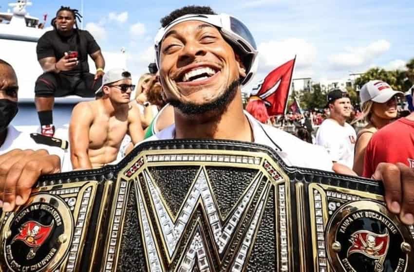 Tampa Bay Buccaneer Antoine Winfield Jr. shows off WWE Title at Super Bowl  parade - WWE News, WWE Results, AEW News, AEW Results