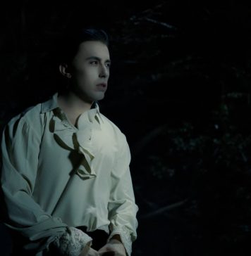 Falling in reverse watch the world burn. Falling the reverse vampire. Falling reverse i not a vampire. Falling in reverse im not a vampire revamped. Falling reverse i not a vampire.