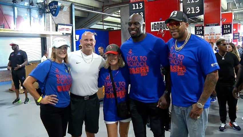 Titus O'Neil hosts 4th annual Back to School Bash