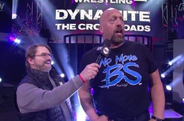 Paul Wight throws first pitch at Thursday night’s Chicago Cubs game