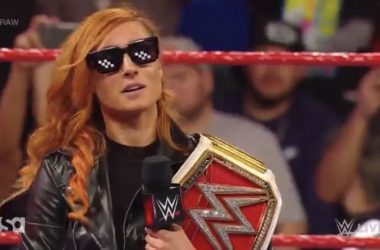 Video: Becky Lynch breaks character at meet and greet
