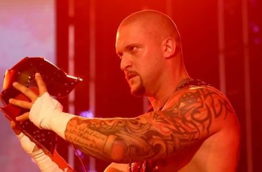 WWE News: Two company-wide emails, details on some of the Superstars, more HQ staff gone